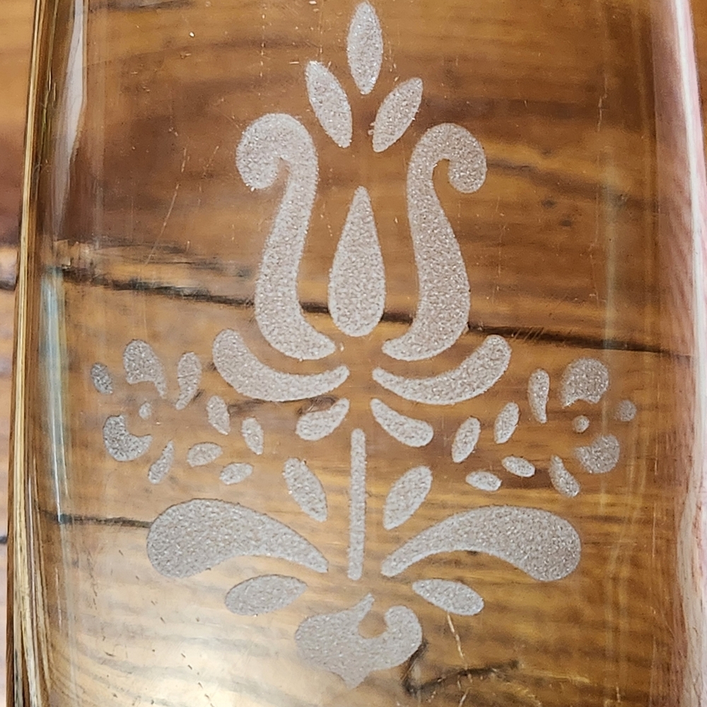 Set of 2 Pfaltzgraff Village Smoky Brown Glasses – Vintage Etched Tulip Design - Picture 3 of 6